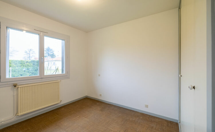 Maison 4 ch + 2 pièces et salle d'eau attenantes