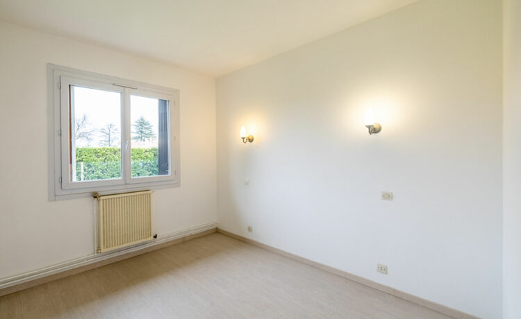 Maison 4 ch + 2 pièces et salle d'eau attenantes