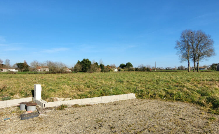 Terrain Hagetmau 2102 m2 1