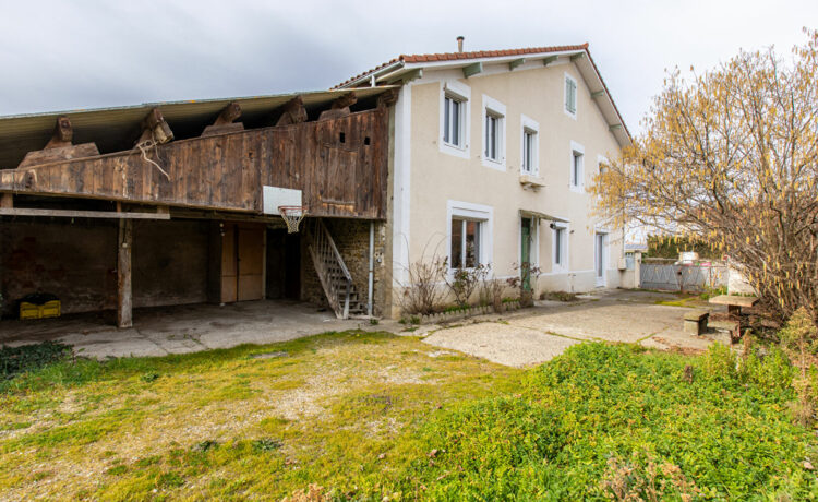 MAISON A PROXIMITE DES COMMERCES 1