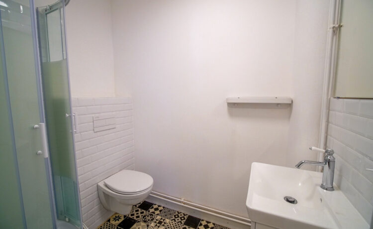Maison 7 pièces AMOU