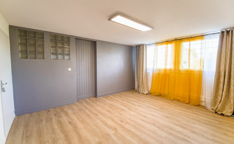 Maison 7 pièces AMOU