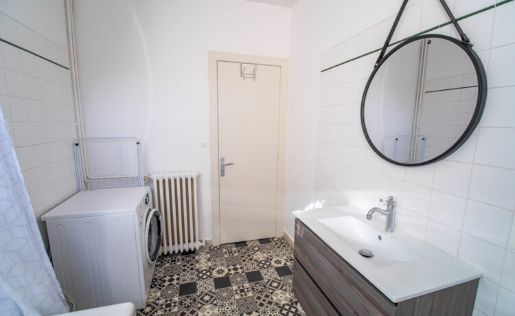 Maison 7 pièces AMOU