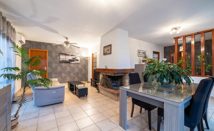 Maison plain pied et dépendance, 5 pièce(s) 121 m2 2