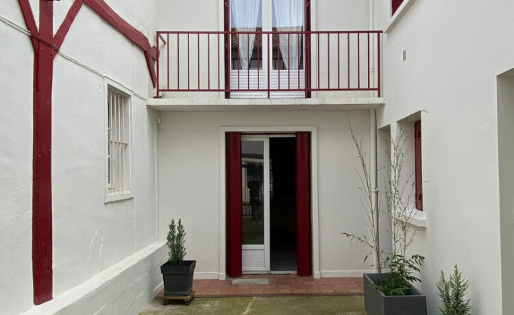 Immeuble en centre-ville d'Aire Sur L Adour 1