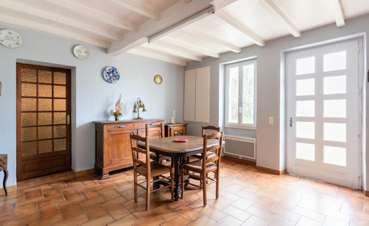 Maison Hagetmau 6 pièce(s) 105.6 m2 3