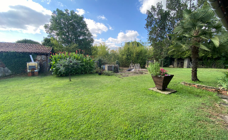 Maison  9 pièce(s) 377 m2