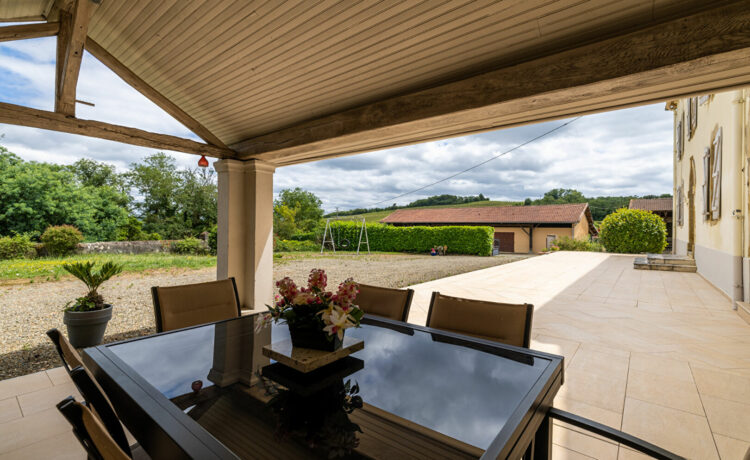 Maison avec dependances