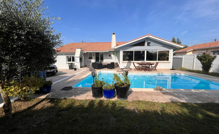 Maison lumineuse avec dépendance 1