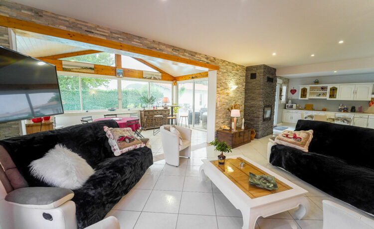 Maison lumineuse avec dépendance 4