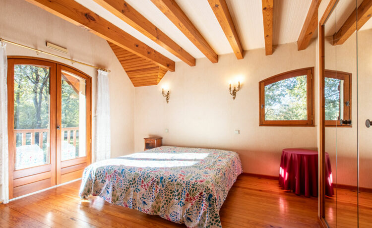 Maison familiale dans un écrin de verdure