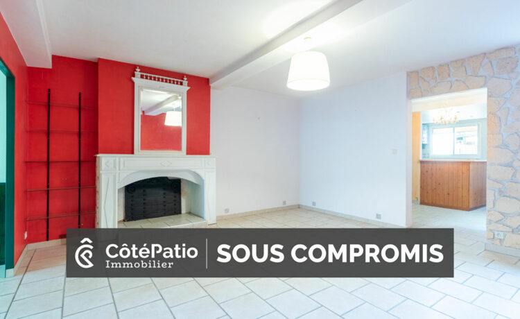Maison de ville à rafraîchir dans le village d'Amou 1
