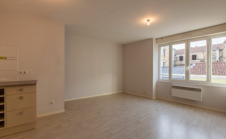 Immeuble Hagetmau 8 pièce(s) 202.58 m2