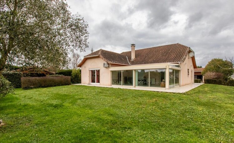 Maison face aux Pyrénées 1