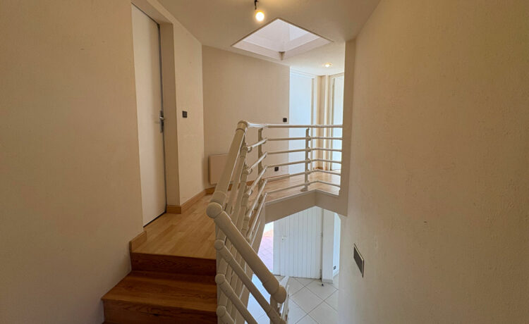 Maison Bonnut 6 pièce(s) 173 m2