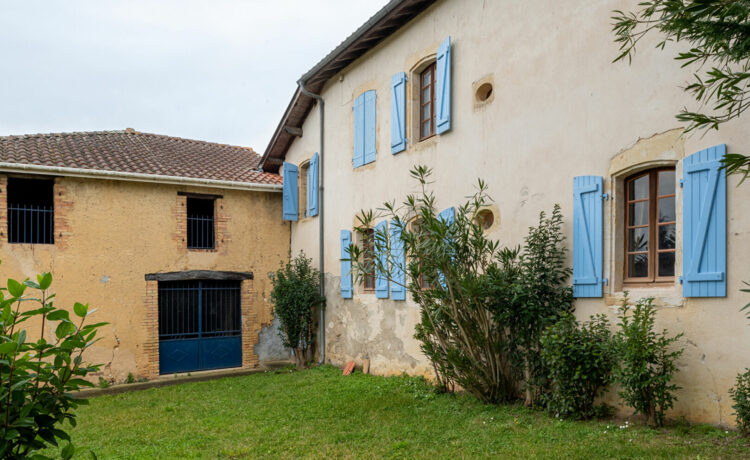 Maison de Caractère au Charme Authentique - Une Opportunité Rare 3