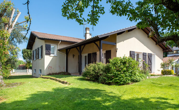 Maison Amou 5 pièce(s) 117 m2 1
