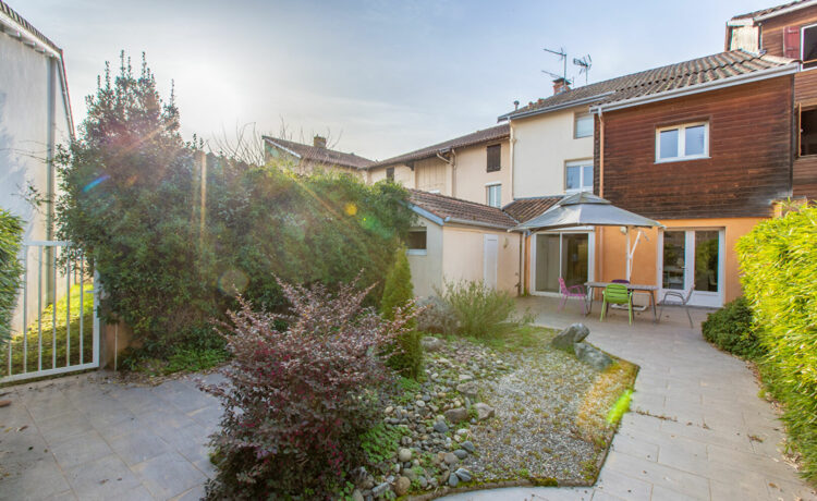 Immeuble Hagetmau 8 pièce(s) 202.58 m2 1