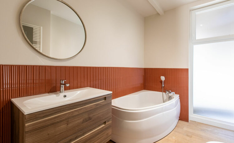 Maison rénovée avec charme et terrasse en coeur de la ville