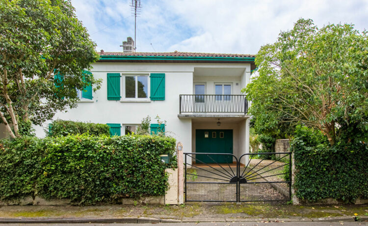 Maison 3 chambres dans un quartier recherché. 1