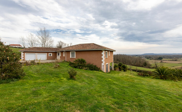 Maison face aux Pyrénées