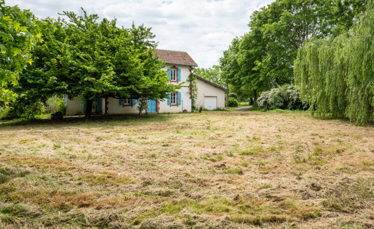 Maison de caractère à rafraîchir