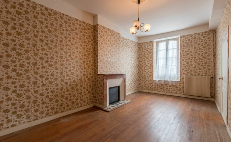 Ensemble immobilier avec local commercial ARZACQ