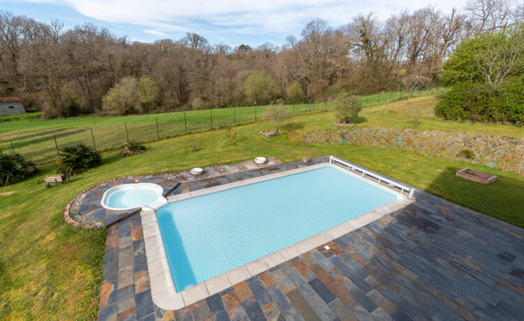 Maison 8 pièce(s) 236m2