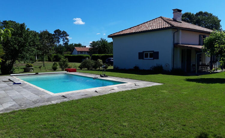 Maison de Charme de 175 m² avec Piscine et Grand Jardin