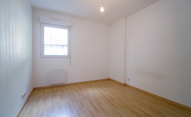 Appartement type T3 de plain pied, centre ville Parentis
