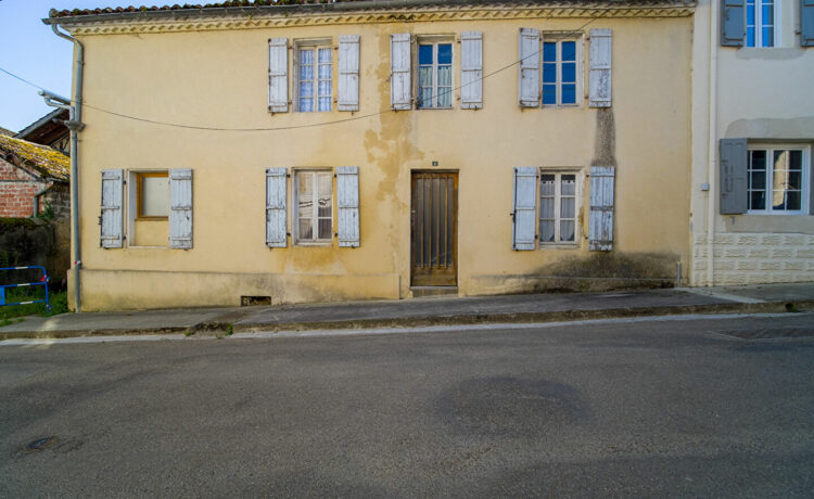 Maison de village à rénover 108 m² 1
