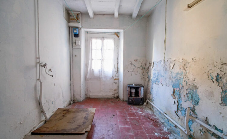 Maison de village à rénover 108 m² 4