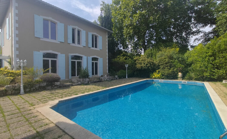 Maison de caractère 7 pièce(s) 256m² 1