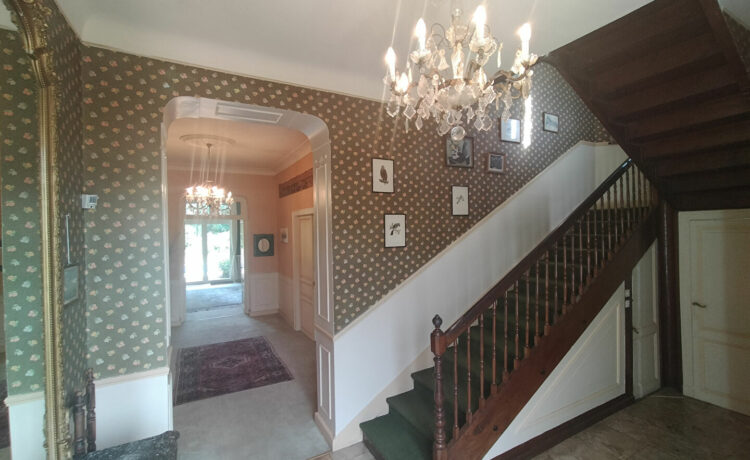 Maison de caractère 7 pièce(s) 256m²