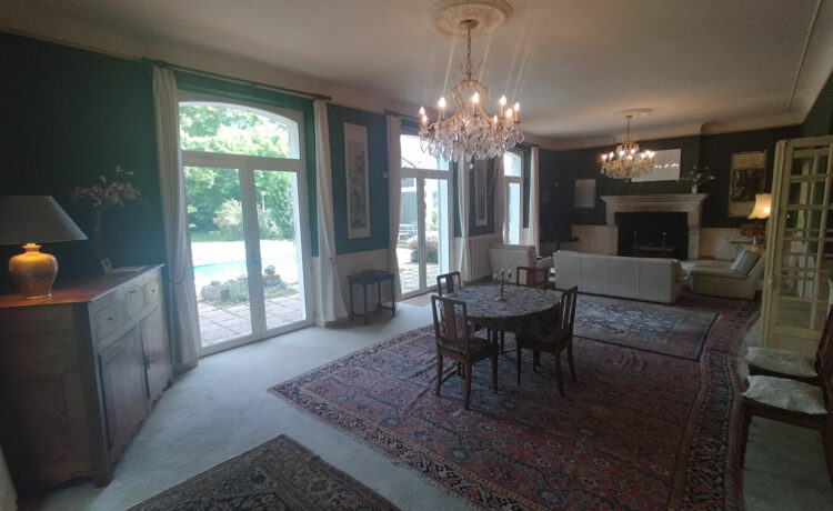 Maison de caractère 7 pièce(s) 256m² 4