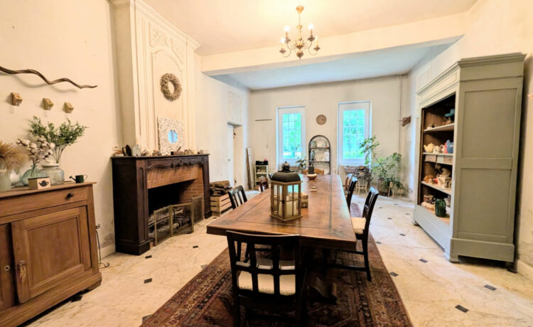 Maison 12 pièce(s) 461 m2