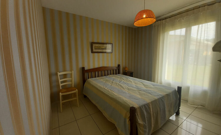 Maison 2 chambres et 1 bureau avec jardin