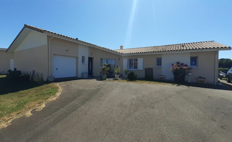 Maison Amou 5 pièce(s) 133 m2 1