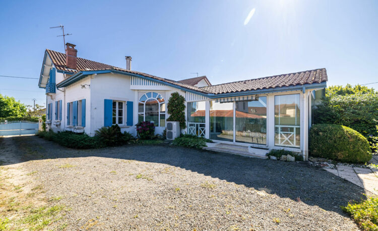 Maison familiale au coeur de Riscle 1