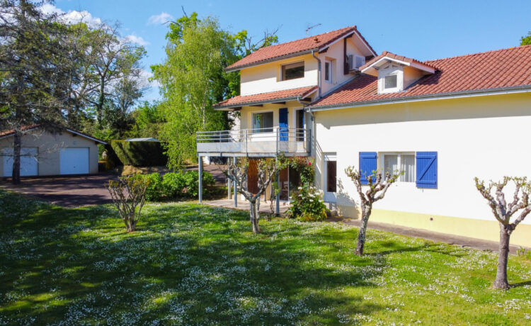 Maison de campagne avec airial Geaune 1