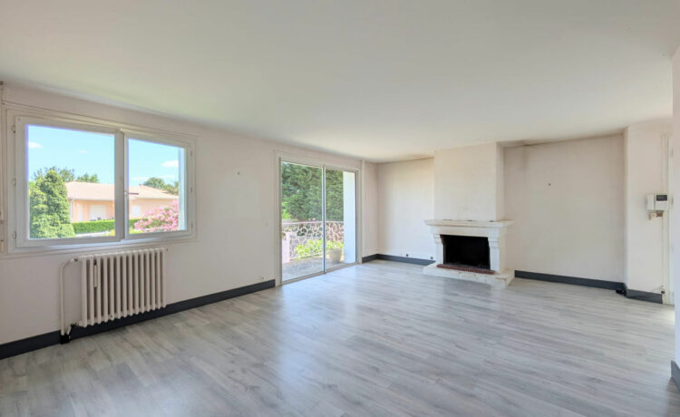 Maison Hagetmau 4 pièce(s) 209m2 2