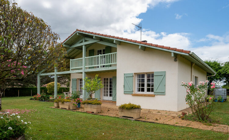 Maison Hagetmau 5 pièce(s) 146 m2 1