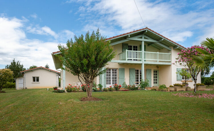 Maison Hagetmau 5 pièce(s) 146 m2 2