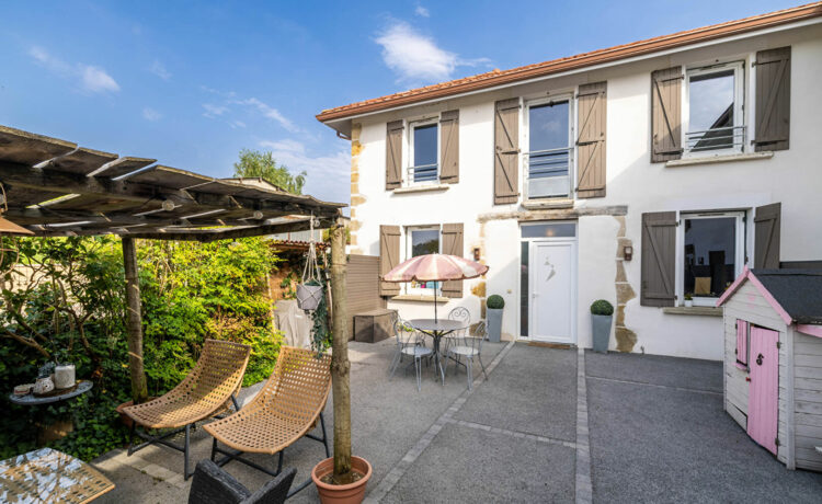 Maison de bourg rénovée GEAUNE 1