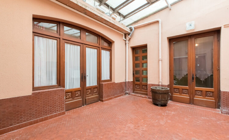 Immeuble avec local commercial  ARZACQ
