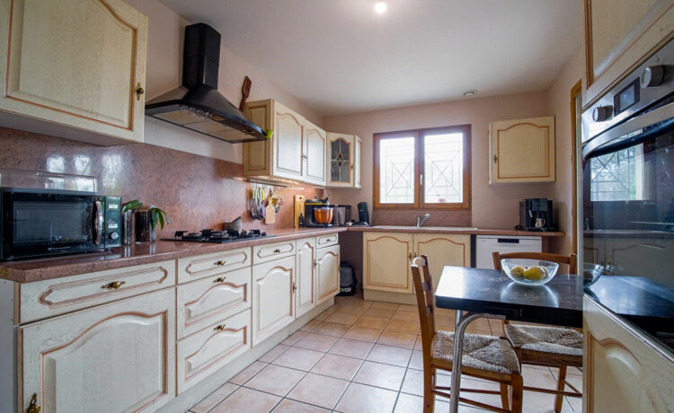 Maison Moustey 5 pièce(s) 6 m2 2
