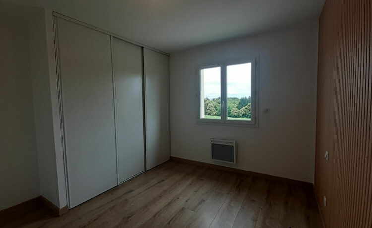 Maison contemporaine de 2022 - 138 m² habitables - Terrain de 2 000 m² - Vue dégagée - Secteur Amou 4