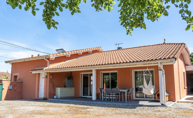 Maison familiale avec piscine, à deux pas des écoles 2
