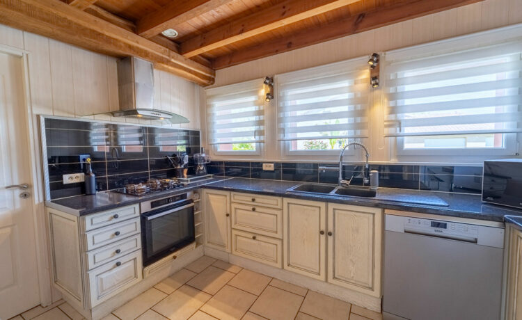 Maison familiale avec piscine 3